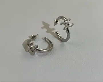 양쪽 귀 실버 귀걸이 트리옹프 비대칭 후프