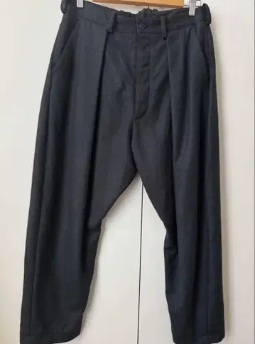 ARAKI YUU 아라키 유우 Cropped Pants 사이즈 1