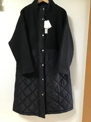 퀼팅 절개 코트 블랙