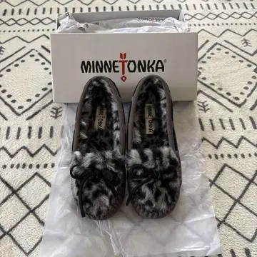 미네통카 모카신 퍼