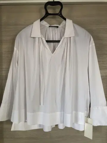 택 포함 새상품 투모로우랜드 컬렉션 블라우스