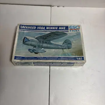 LOCKHEED VEGA WINNIE MAE 1:48 ESCI