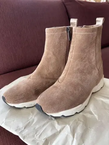 온워드 클로젯 부츠