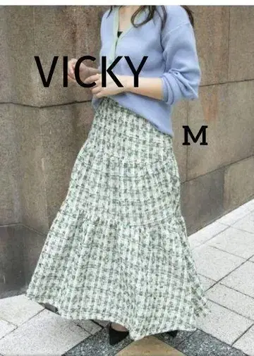 새상품급 택 포함 [ VICKY ] M 화려한 트위드 티어드Sk