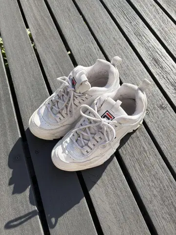 FILA 화이트 스니커즈