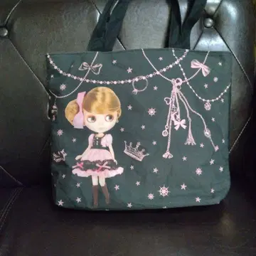Blythe 토트백 블랙