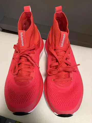 lululemon 오렌지 하이컷 스니커즈