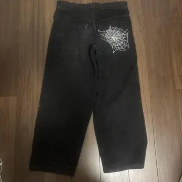 EARL 블랙 데님 사이즈 s 거미줄 자수