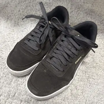 PUMA 블랙 스웨이드 스니커즈