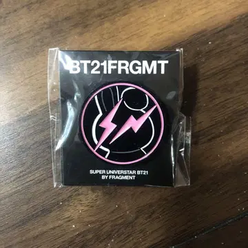 BT21 FRGMT 핀 배지