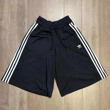 adidas 블랙 3 라인 큐롯 여성용 L