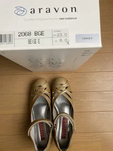aravon 베이지 펌프스 23.0cm
