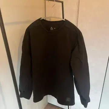 Reebok 블랙 트레이닝복 M 사이즈
