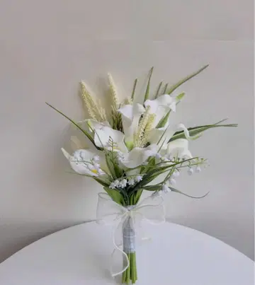 화이트 꽃다발