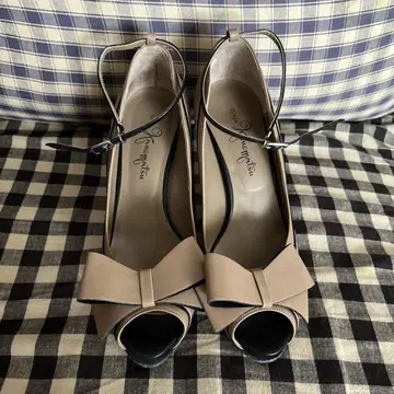 긴자 카네마츠 24.5cm 펌프스