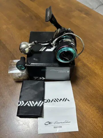DAIWA 16 Emeraldas 2508PE-H 스피닝 릴