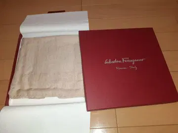 Salvatore Ferragamo 실크 스카프 베이지
