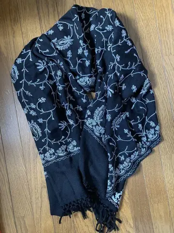 Silk Embroidery 스톨 대형 울 100%