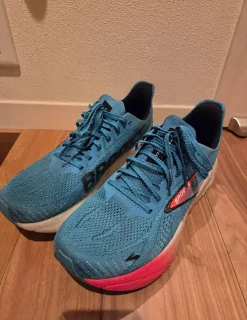 새상품급 BROOKS HYPERION MAX2 26.5