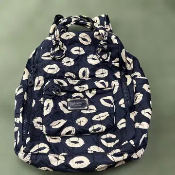 마크 바이 제이코브스 립 프린트 백팩