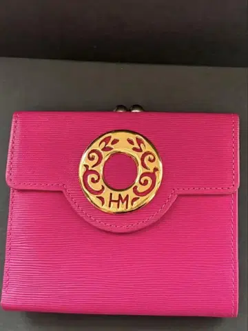 HANAE MORI 핑크 이단 접이식 지갑 엠보싱 가공