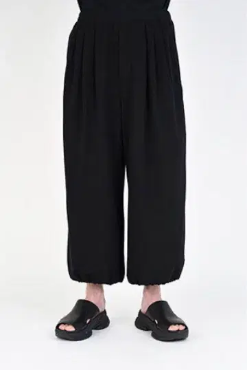 LAD MUSICIAN 3tuck balloon cropped pants