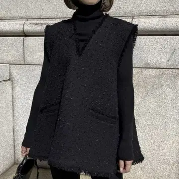 HEVE 헤이브 블랙 프린지 V넥 베스트