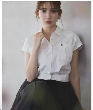 Trois Logo Cropped Shirt