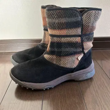 린 클로버 블랙 체크 무늬 부츠