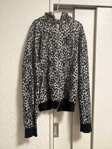 USUALIS 레오파드 무늬 집업 후드티