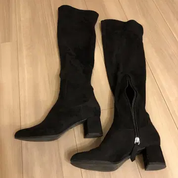 ZARA 블랙 스웨이드 오버니 부츠 사이드 지퍼