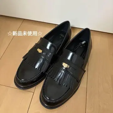 미사용 새상품 ZARA 37 플랫 로퍼 메탈 디테일