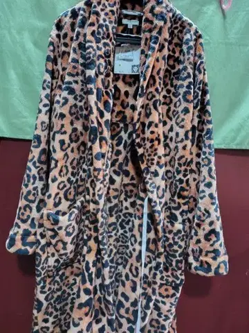 레오파드 무늬 코트