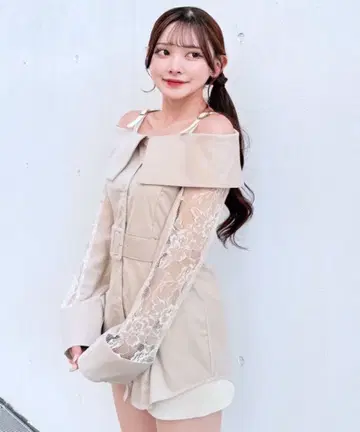 NOMAE 벨트 오프숄더 셔츠