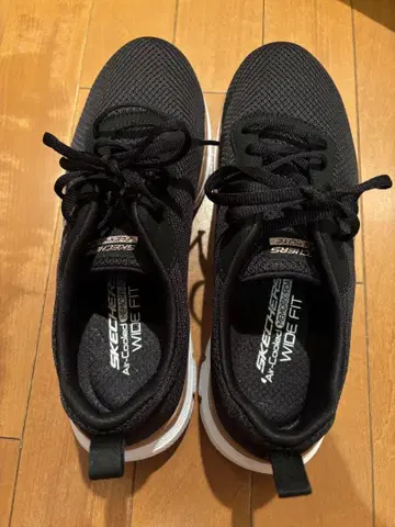 [ 새상품 ] SKECHERS Air-Cooled Wide Fit 블랙