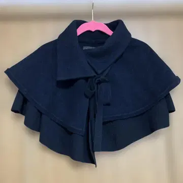 블랙 프릴 케이프 코트