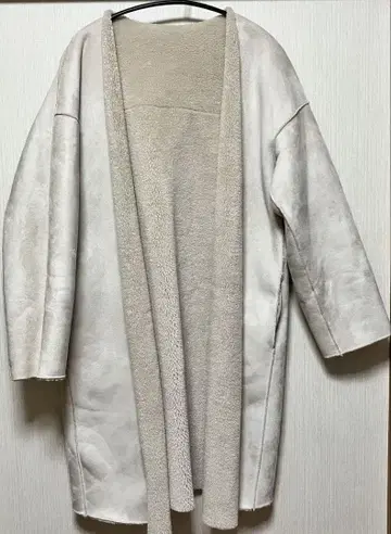 베이지 무스탕풍 롱 코트 리버서블