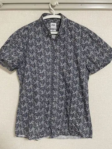 ZARA 네이비 꽃무늬 슬림핏 반팔 셔츠 L