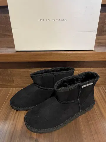 젤리빈스 JELLYBEANS 숏 무스탕 미사용 새상품 L