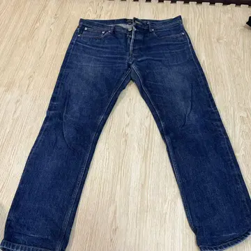 A.P.C. Petit New Standard 33인치 구제 의류