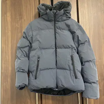 GU 그레이 다운 자켓