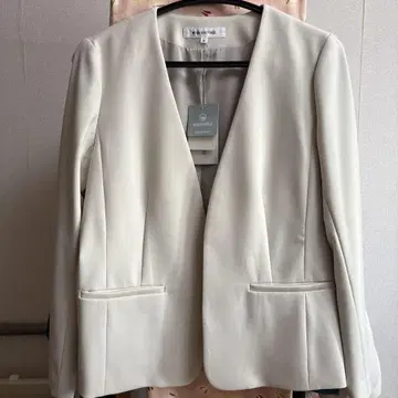 내추럴 뷰티 베이직 노카라 자켓