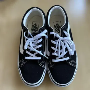 VANS 블랙/화이트 스니커즈
