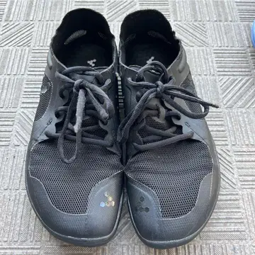VIVOBAREFOOT 블랙 스니커즈 37