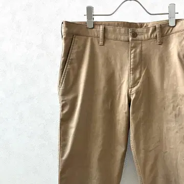 UNIQLO 방풍 스트레치 슬림 핏 치노 포켓 부착 심플