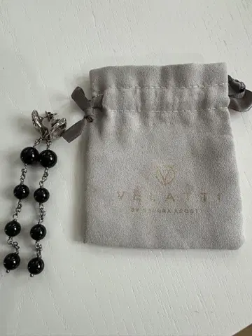 VELANTI 블랙 비즈 롱 귀걸이