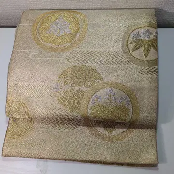 아름다운 골드 컬러와 크림색의 후쿠로 오비