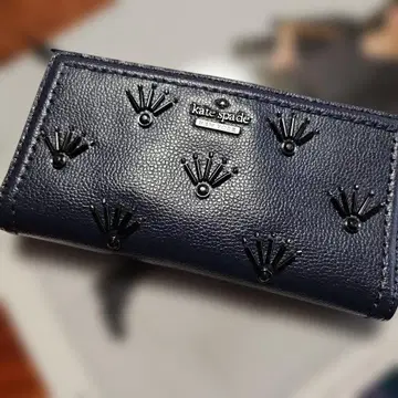 새상품급 kate spade 네이비 장지갑 가죽 장식 포함