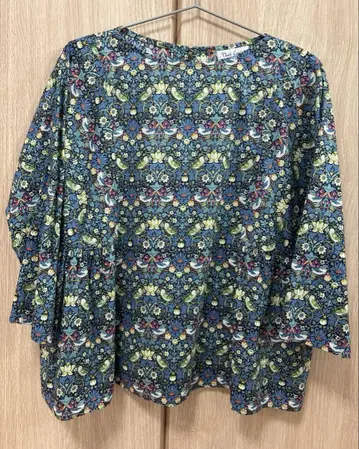 LIBERTY 프린트 블라우스