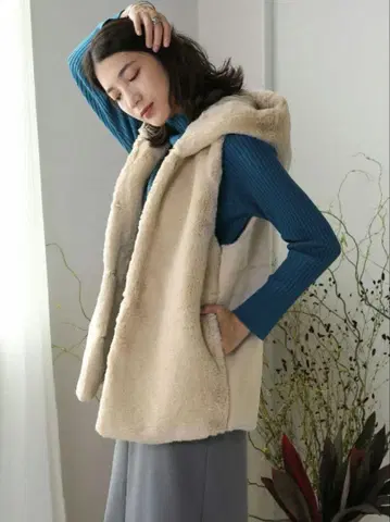 부즈루드 페이크 무스탕 퍼 베스트